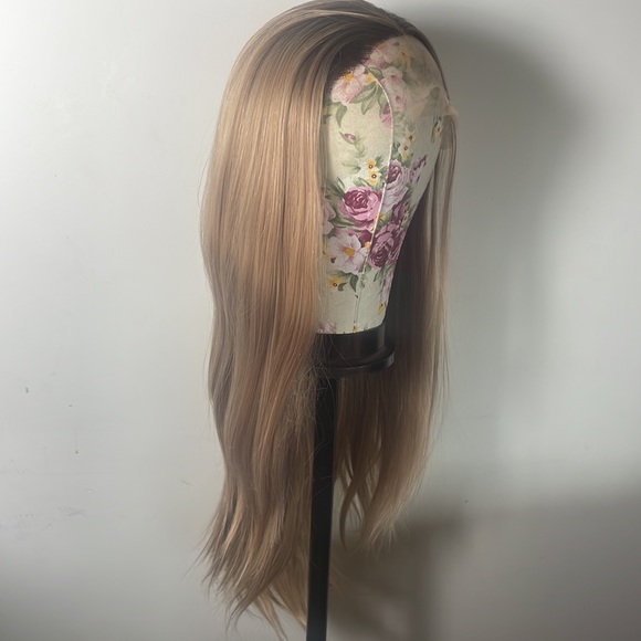? 24” OMBRÉ HONEY BLONDE STRAIGHT LACE FRONT WIG? *NEW* main image 5